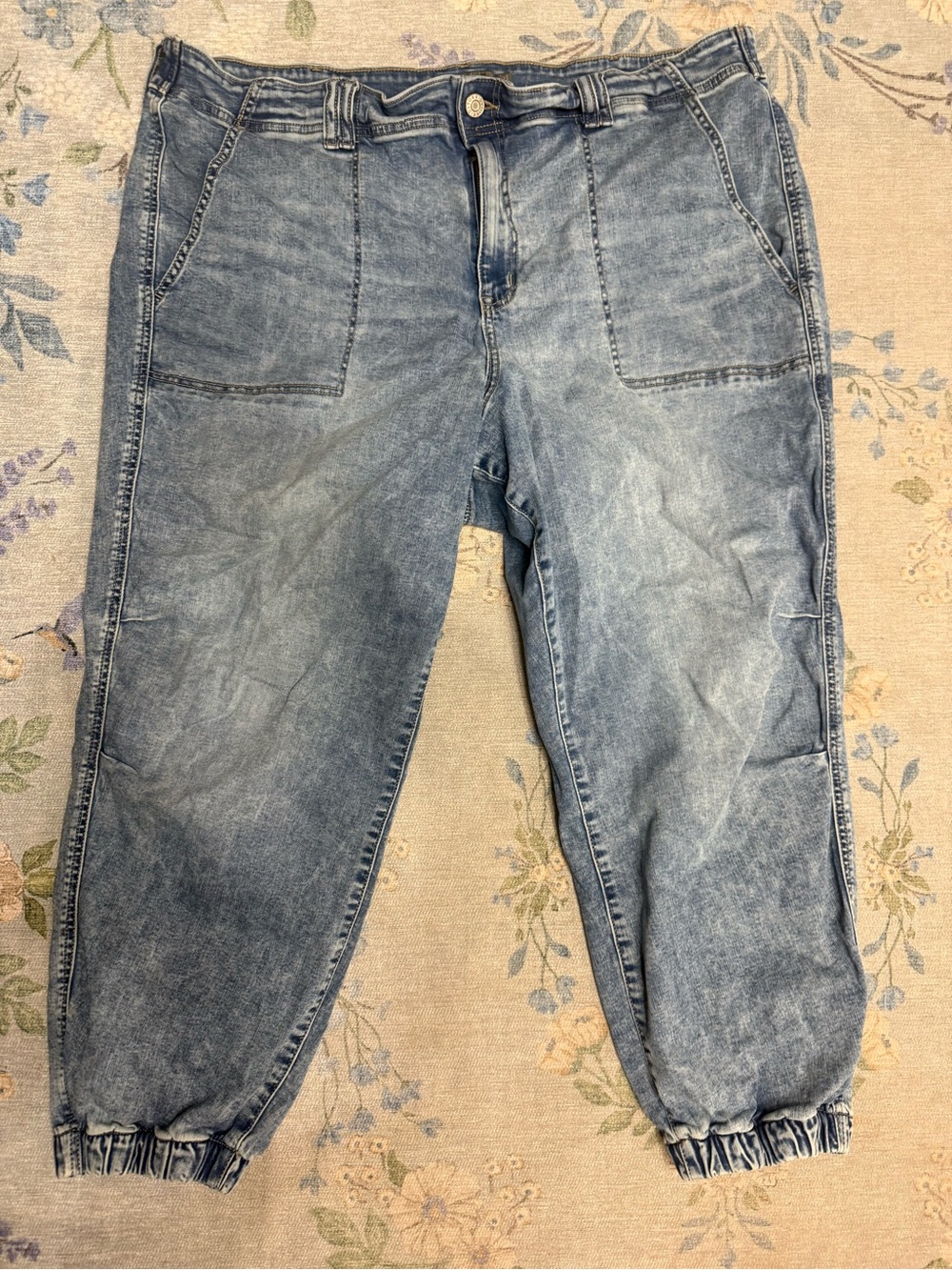 Women’s  Light Blue Washed Denim Jogger Jeans